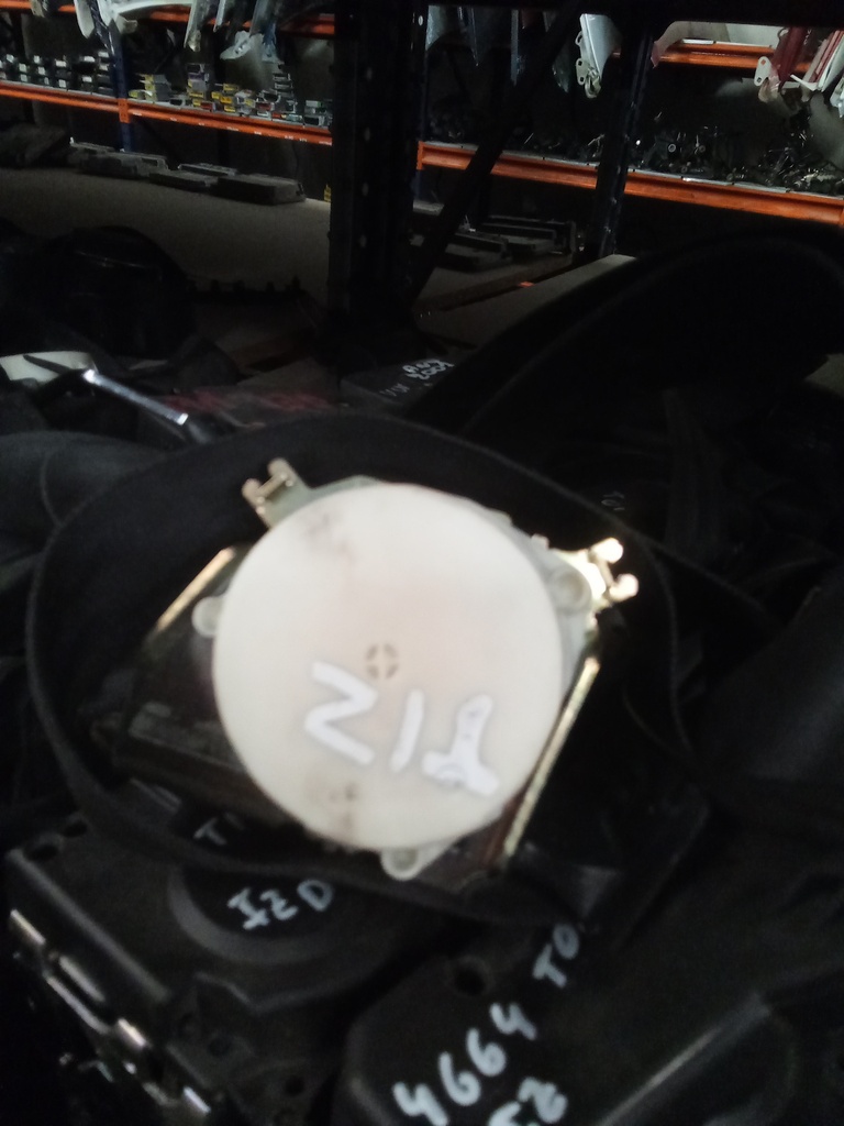 Cinturon seg. tras.izquierdo volkswagen touran '03