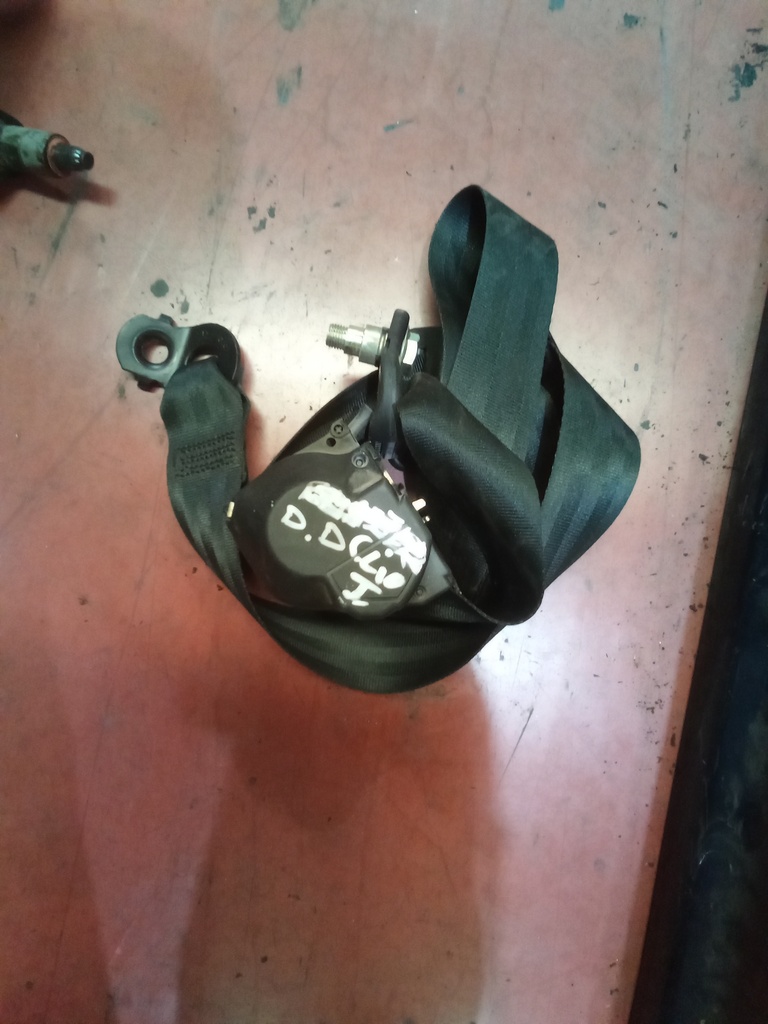 Cinturon delantero derecho renault clio '00