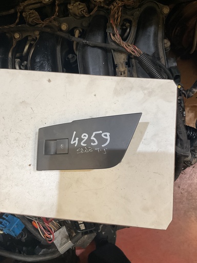 [Sin referencia] Botonera eleva lunas derecha saab 9-5 ‘10