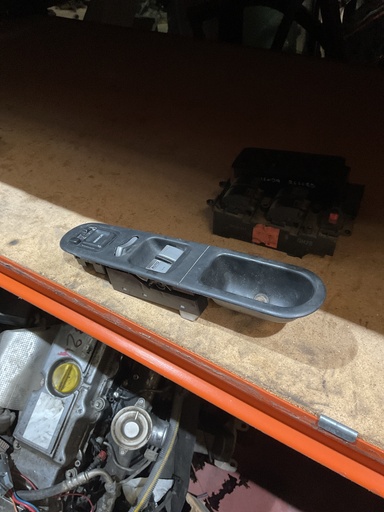 [2261T] Botonera eleva lunas honda hr-v '04