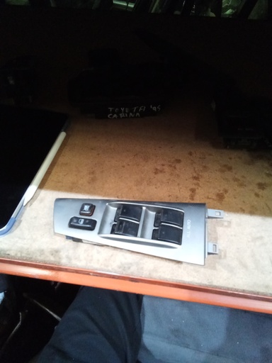 [54355667D] Botonera eleva lunas toyota corolla '07