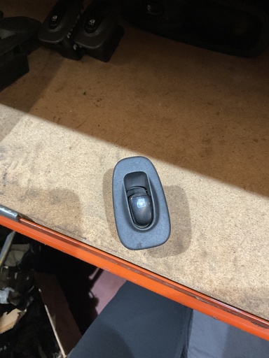 [30531D] Botonera eleva lunas tras. hyundai accord'04