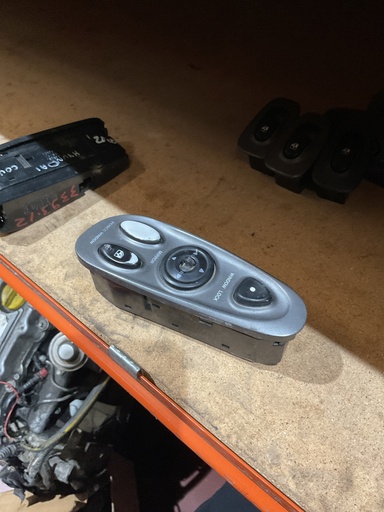 [9357027000] Botonera eleva lunas hyundai coupe ‘00