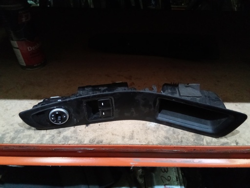 Botonera eleva lunas izquierda hyundai i20 '16