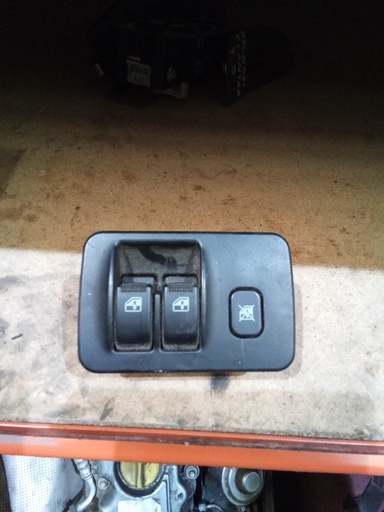 Botonera eleva lunas izquierda hyundai Atos prime '04