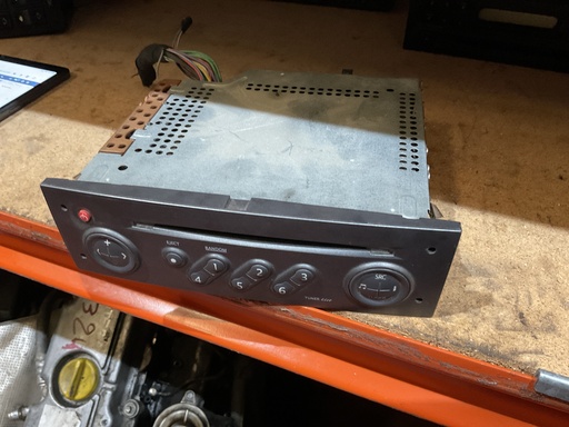 [8200300859] Radio renault megane ii '05