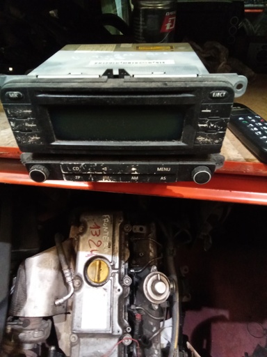 [1K0035186D] Radio volkswagen touran '03