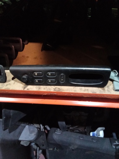 Botonera eleva lunas izquierda renault laguna '99