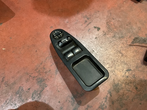 [Sin referencia] Botonera eleva lunas citroen jumpy ‘07