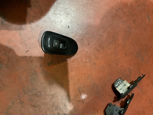 [1M0959855] Botonera eleva lunas seat toledo ‘00