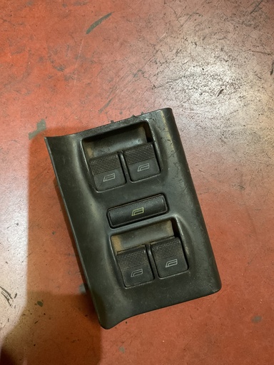 [Sin referencia] Botonera eleva lunas audi a4 ‘00