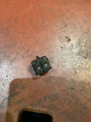 [Sin referencia] Botonera eleva lunas volkswagen golf iii ‘95