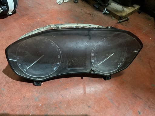 [Sin referencia] Cuadro instrumentos skoda octavia ‘08