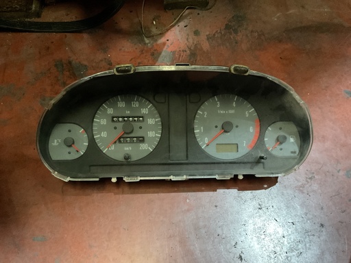 [Sin referencia] Cuadro instrumentos skoda felicia ‘99