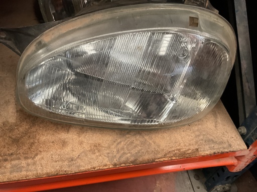 [085132] Faro izquierdo opel Corsa b