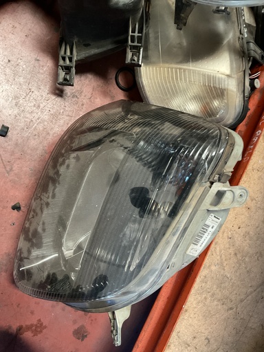 [13173388] Faro derecho opel agila