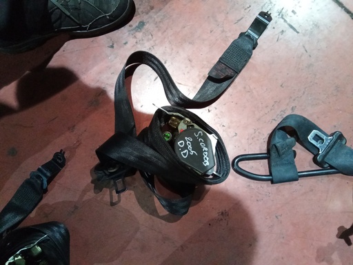 Cinturon delantero derecho seat córdoba '06