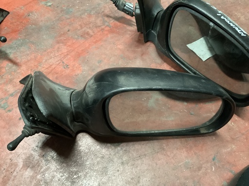 [022061] Retrovisor derecho manual hyundai acent ‘96