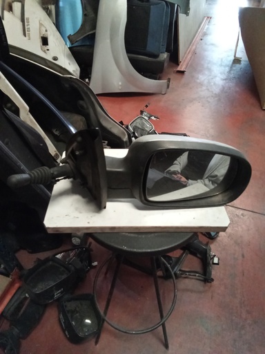 [065022] Retrovisor derecho manual opel Corsa c '04