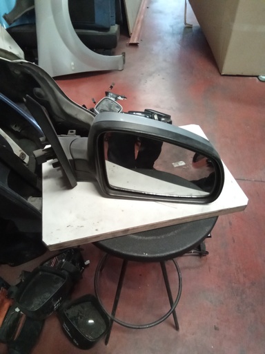 Retrovisor derecho opel meriva '03