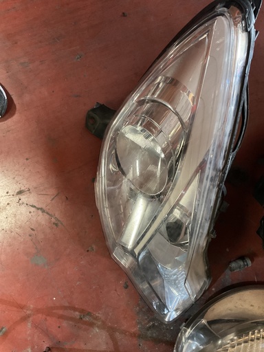 Faro derecho citroen c3 2010