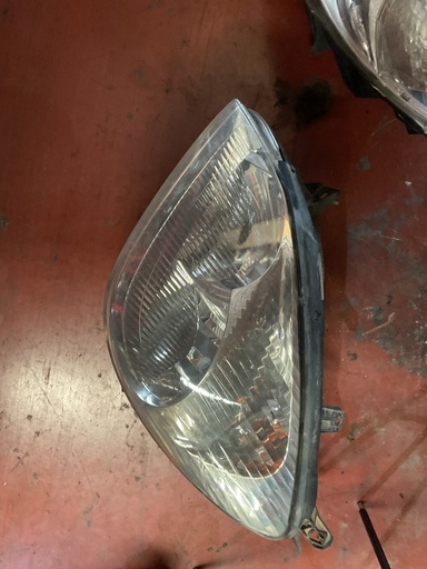 Faro izquierdo citroen c5 2002