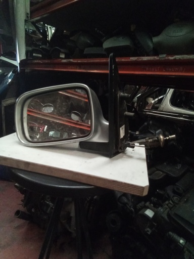 [010388] Retrovisor izquierdo skoda felicia '94