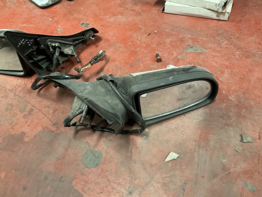 [Sin referencia] Retrovisor derecho daewoo aranos ‘96