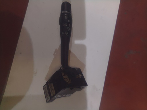 [SIN REFERENCIA] Mando de limpiaparabrisas nissan primera '99