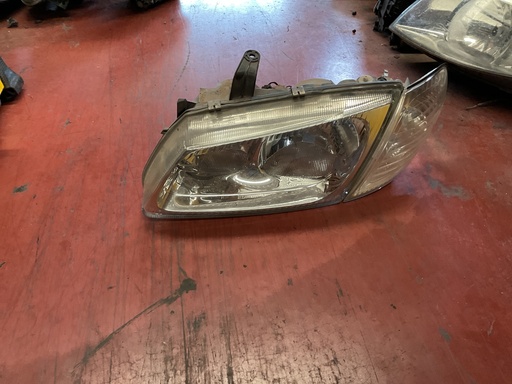 Faro izquierdo Nissan Almera 2002