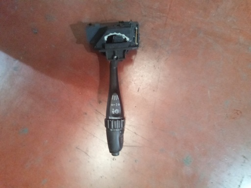 [SIN REFERENCIA] Mando de limpiaparabrisas mitsubishi carisma '99