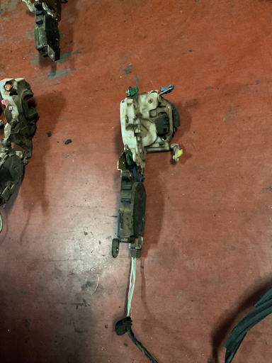 [Sin referencia] Cerradura delantera izquierda subaru forester ‘00