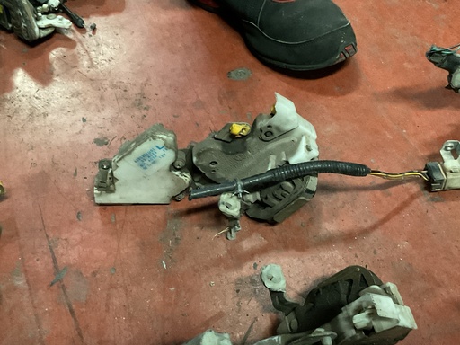 [Sin referencia] Cerradura trasera izquierda nissan terrano ‘99