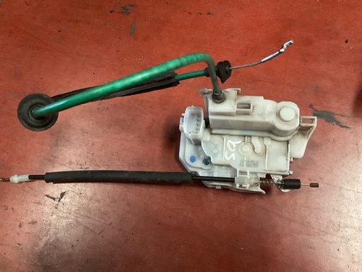 [Sin referencia] Cerradura trasera derecha alfa 156 ‘05