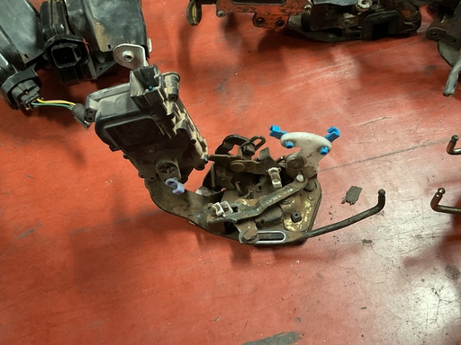 [Sin referencia] Cerradura trasera izquierda hyundai accent ‘01