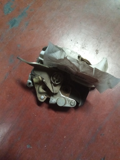 Cerradura trasera derecha Mercedes clase e w124 '99