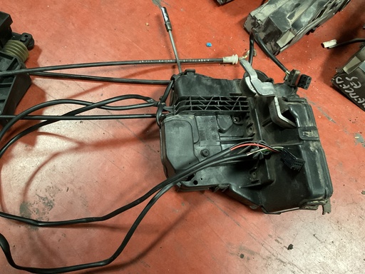 [Sin referencia] Cerradura delantera izquierda mercedes clase e w211 ‘03