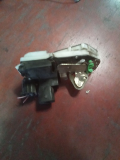 Cerradura delantera derecha Rover 200 '95