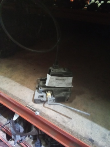 Cerradura trasera izquierda Renault scenic I '03