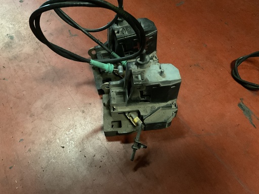 [Sin referencia] Cerradura trasera izquierda renault megane I ’00