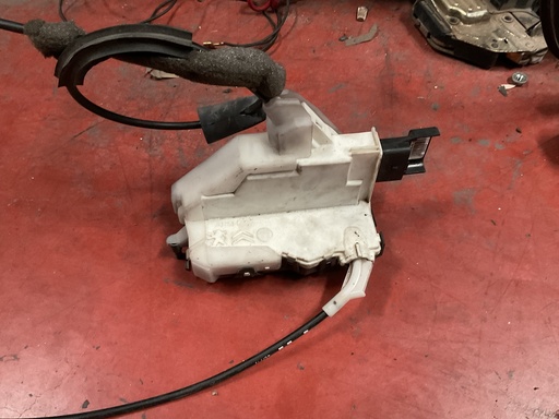 [Sin referencia] Cerradura delantera derecha citroen C5 ‘10