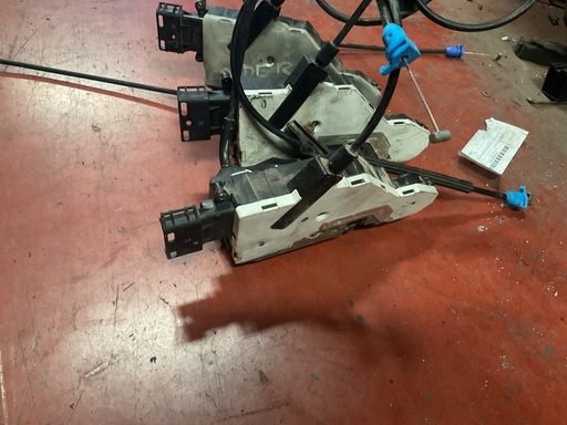 [Sin referencia] Cerradura delantera derecha citroen C4 gran picasso ‘06