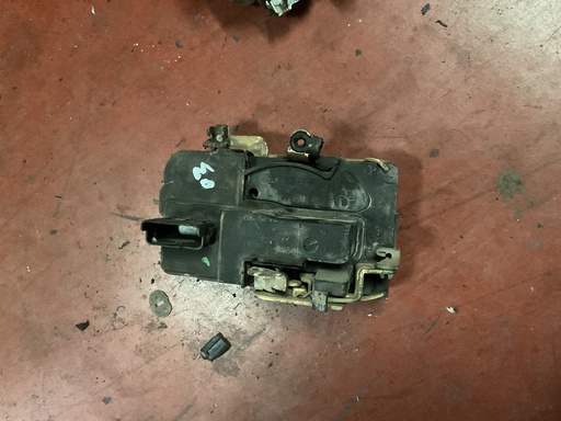 [Sin referencia] Cerradura delantera izquierda citroen berlingo ‘04