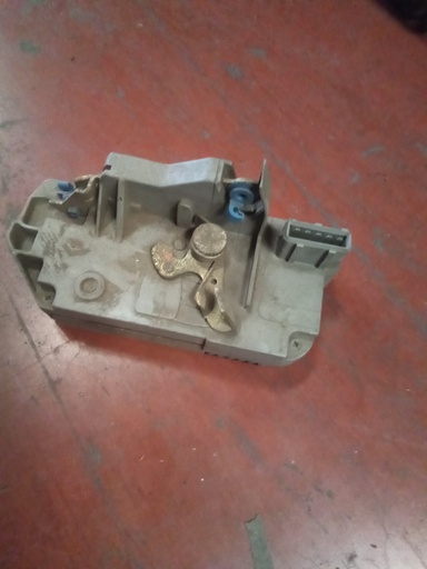 Cerradura trasera izquierda citroen xantia '00