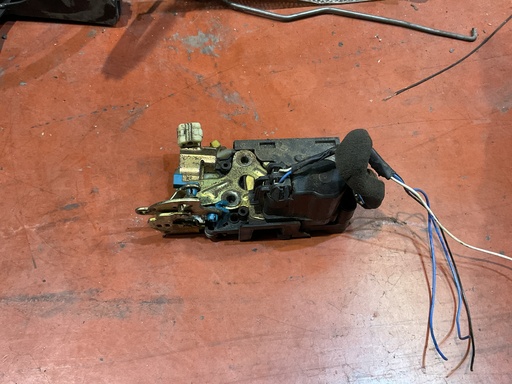 [Sin referencia] Cerradura delantera derecha daewoo kalos ‘04