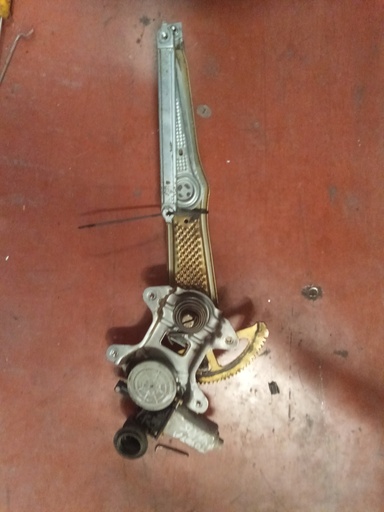 Elevalunas delantero izquierdo Toyota Yaris '05