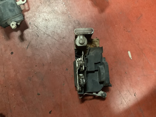 [Sin referencia] Cerradura delantera izquierda 3p fiat punto ‘03