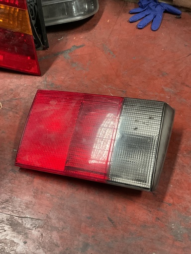 [Sin referencia] Piloto izquierdo audi 100 ‘93