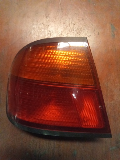 Piloto izquierdo Nissan Almera '00