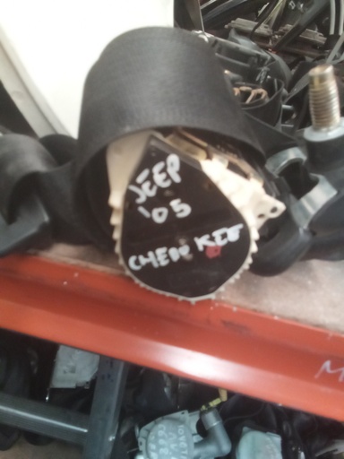 Cinturon trasero derecho jeep gran cherokee '05